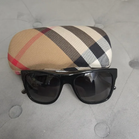 Stylish Burberry Black Sunglasses with Case BURBERRY Sunglasses With Case 4216 3001/8G | Mercari main image 4
